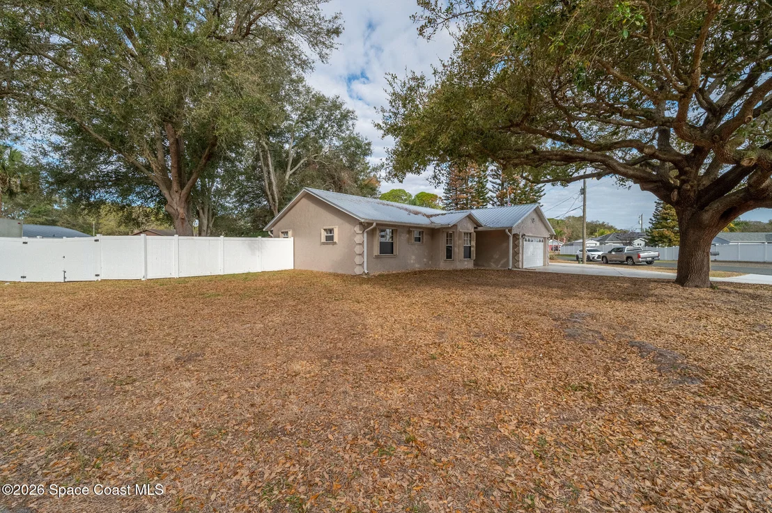 Photo of 5601 Banos Avenue