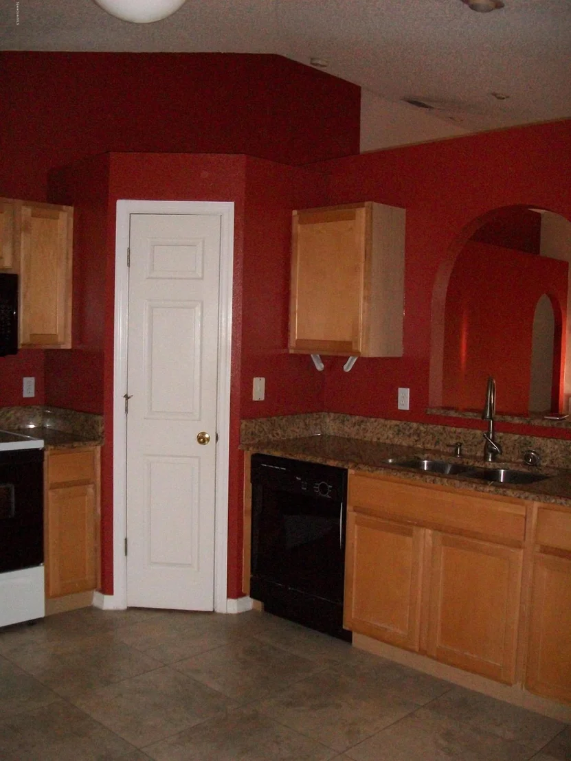 Photo of 2812 MADERIA Circle