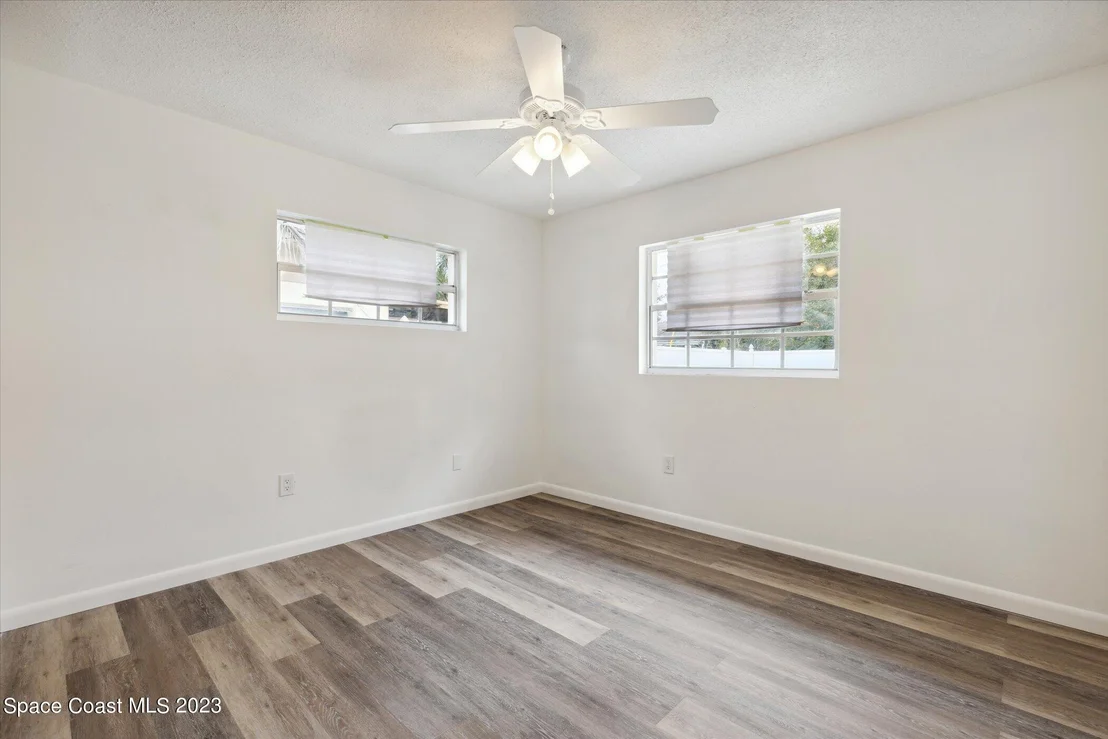 Photo of 885 Kings Post Road