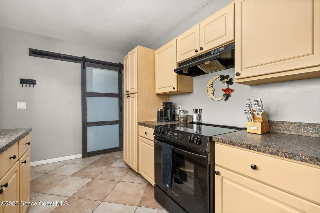 Photo of 932 Glenmore Circle