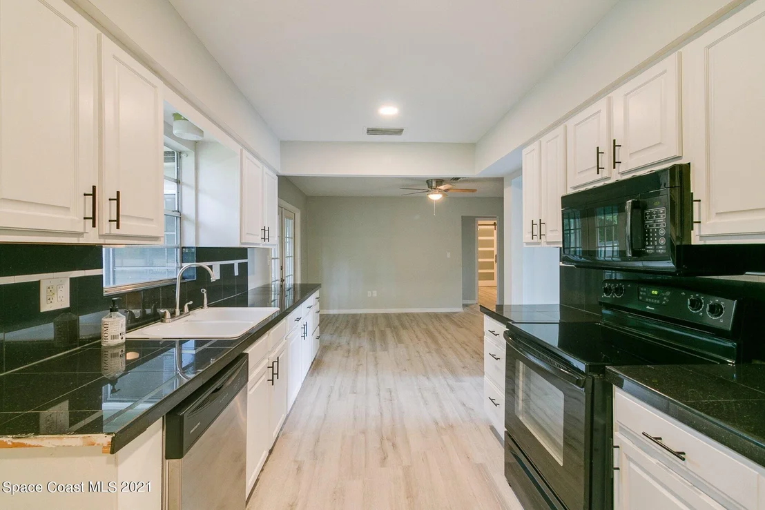 Photo of 603 Dundee Circle