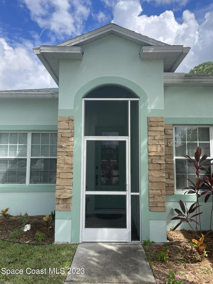 Photo of 471 Carley Lane
