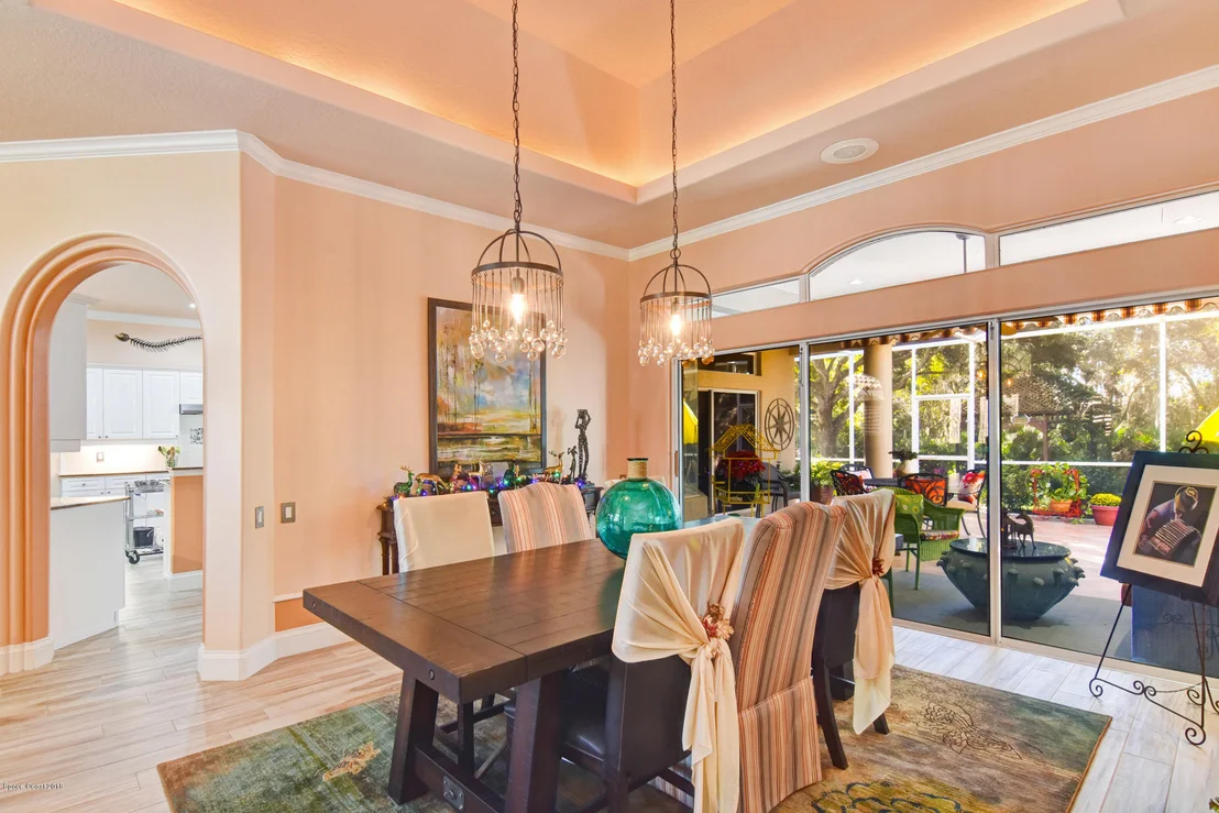 Photo of 979 Palm Brook Drive