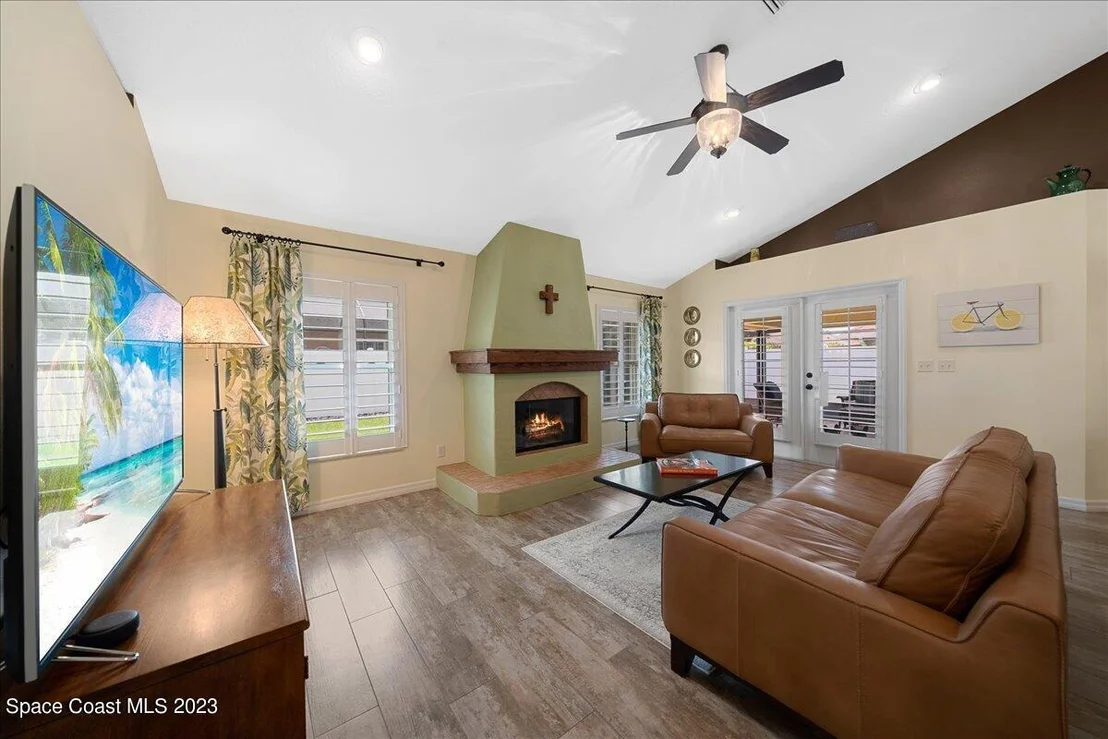 Photo of 1545 Date Drive