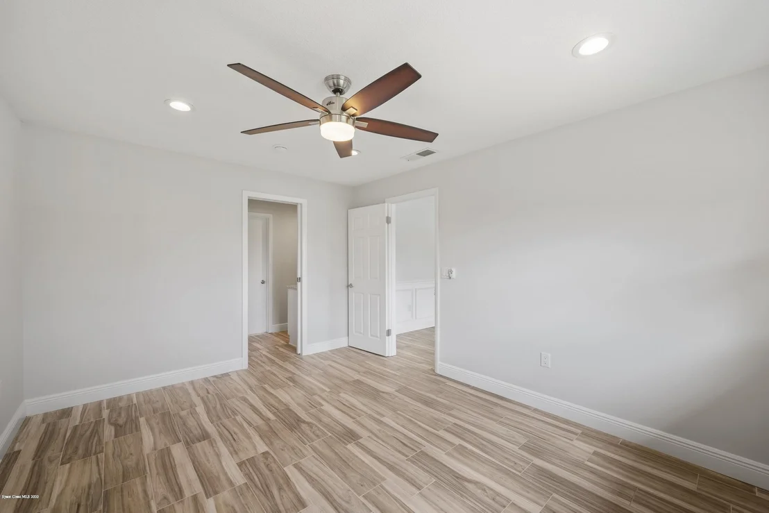 Photo of 541 Biscayne Drive