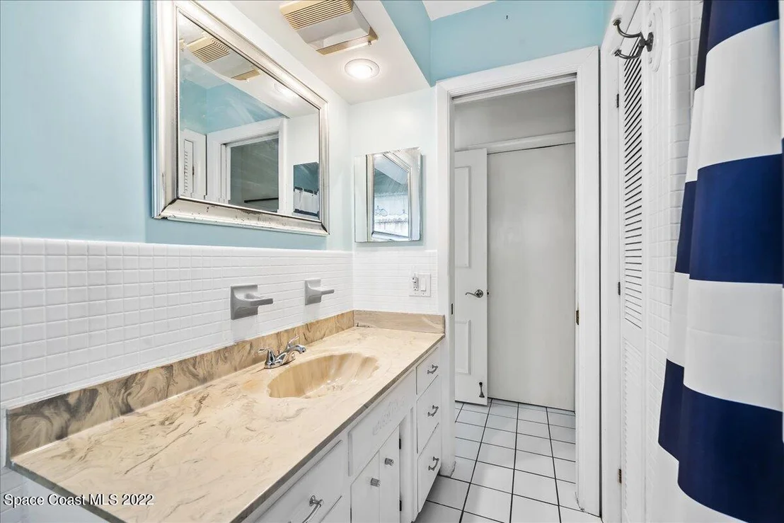 Photo of 311 Cocoa Avenue