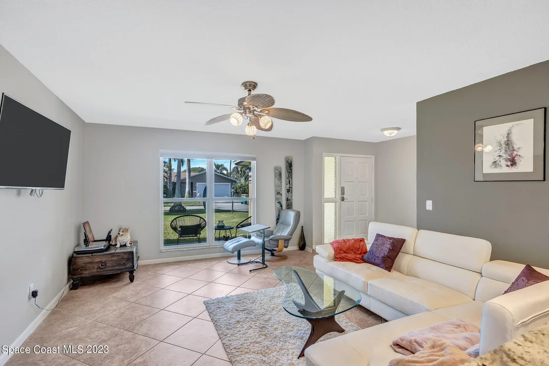 Photo of 380 Bahama Drive