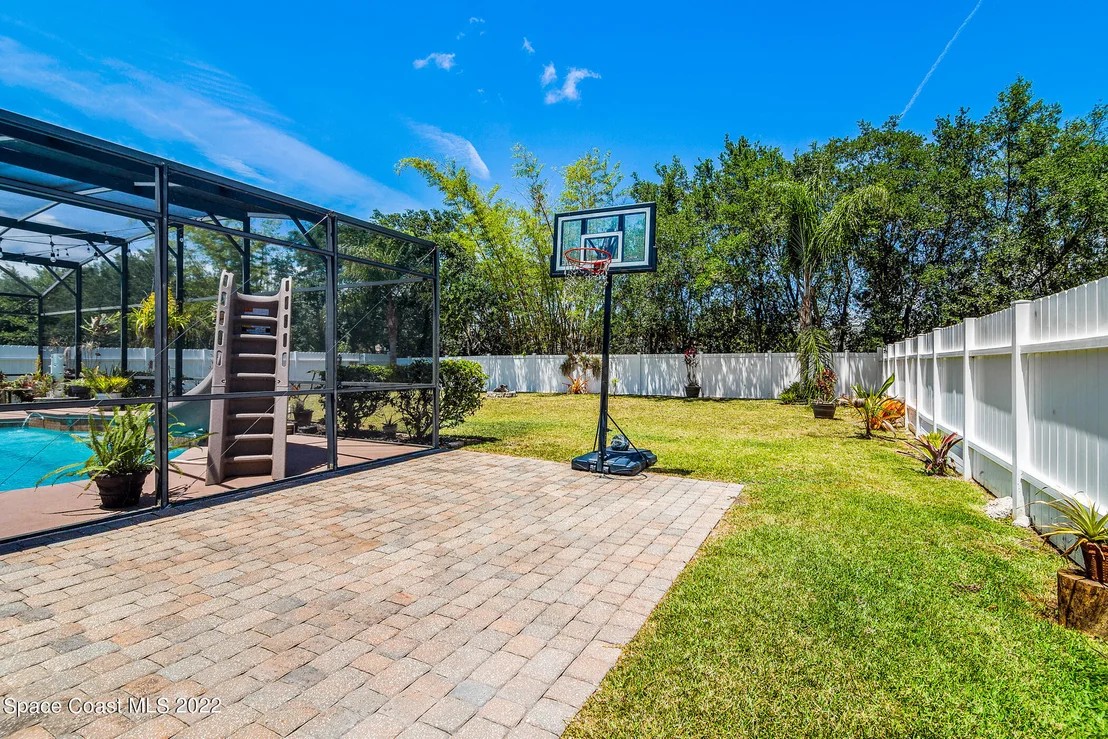 Photo of 1700 Bridgeport Circle
