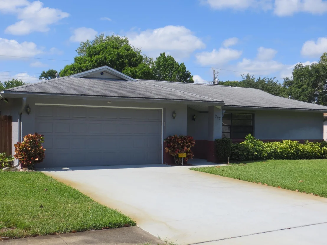 Photo of 947 Pineland Drive