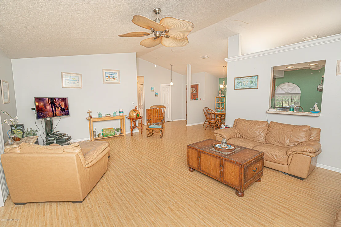 Photo of 843 Landsdowne Drive
