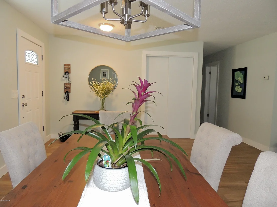 Photo of 991 Nagle Drive