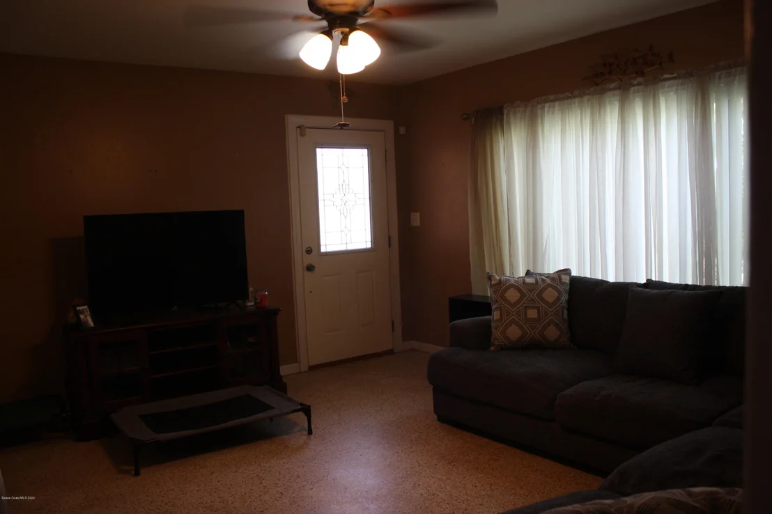 Photo of 1690 Golfview Drive