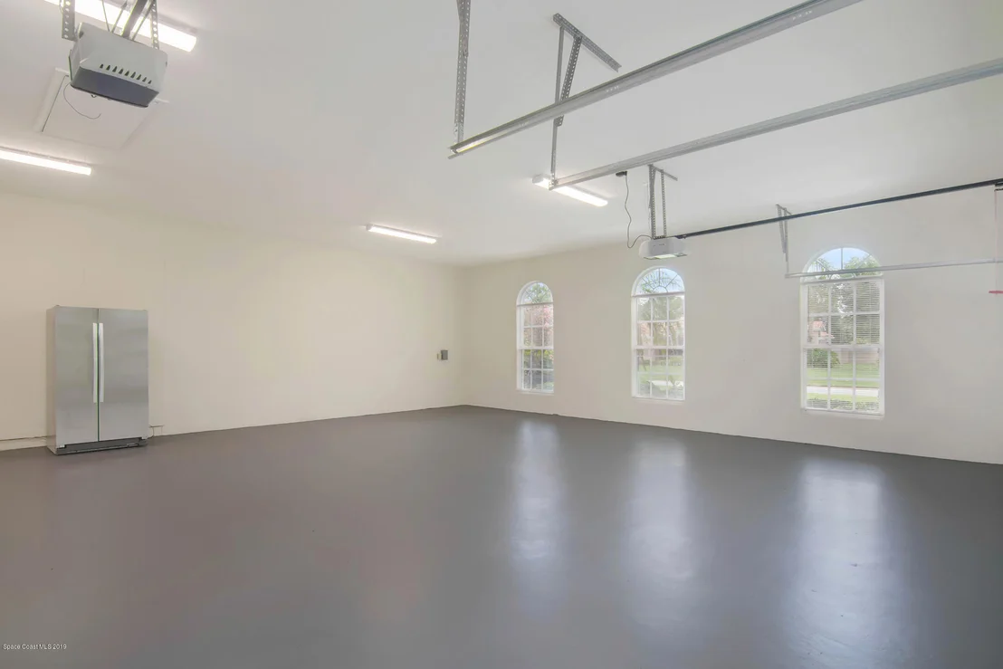 Photo of 759 Glengarry Drive