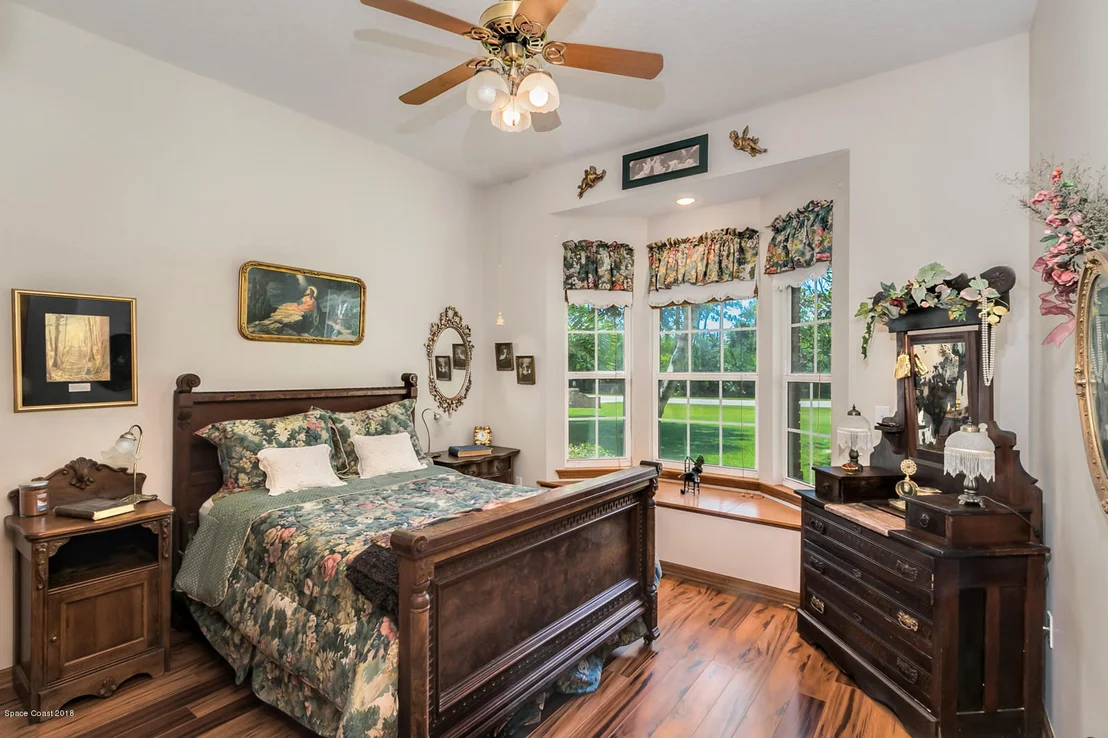 Photo of 3540 Charlton Place