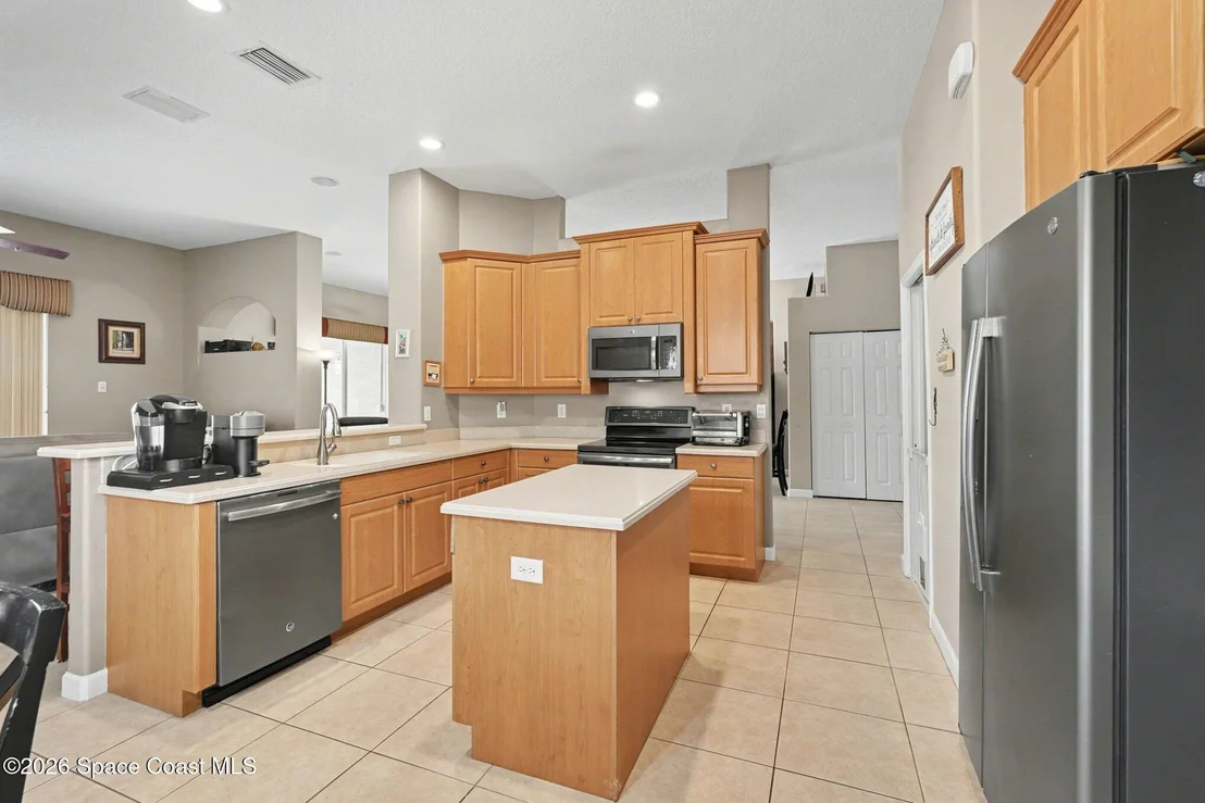 Photo of 348 Gardendale Circle SE
