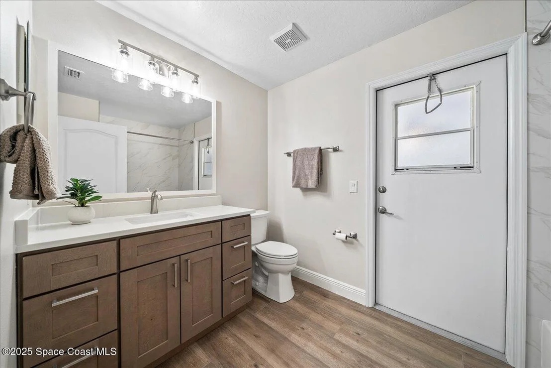 Photo of 5863 Newbury Circle