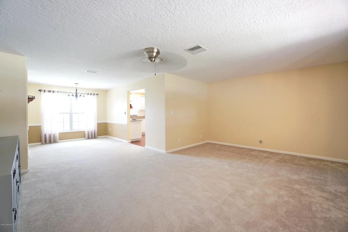 Photo of 913 Kings Post Road