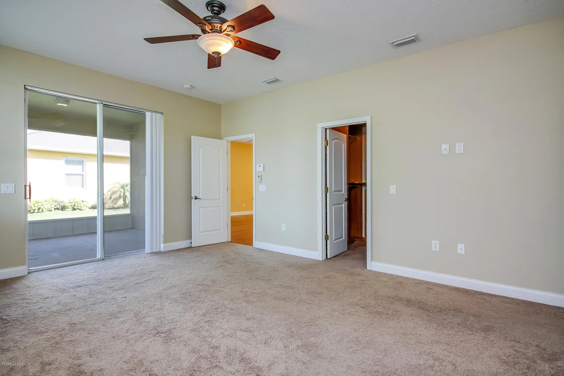 Photo of 1472 Hemingway Boulevard
