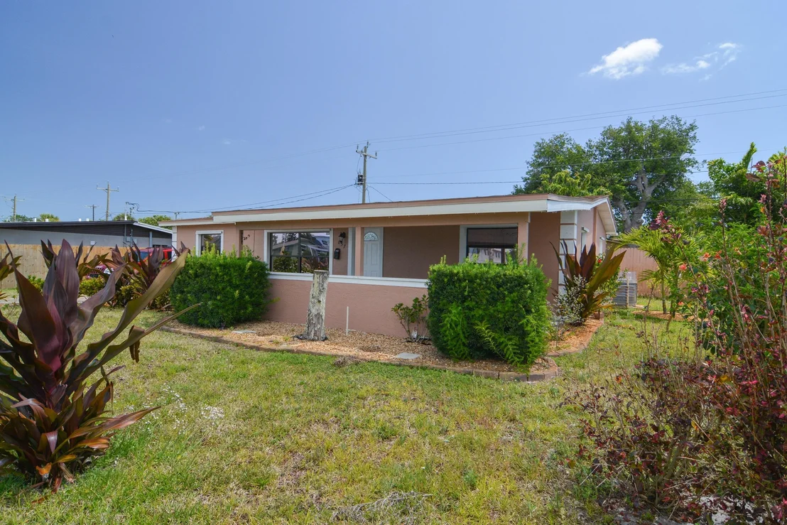 Photo of 857 Ixora Drive