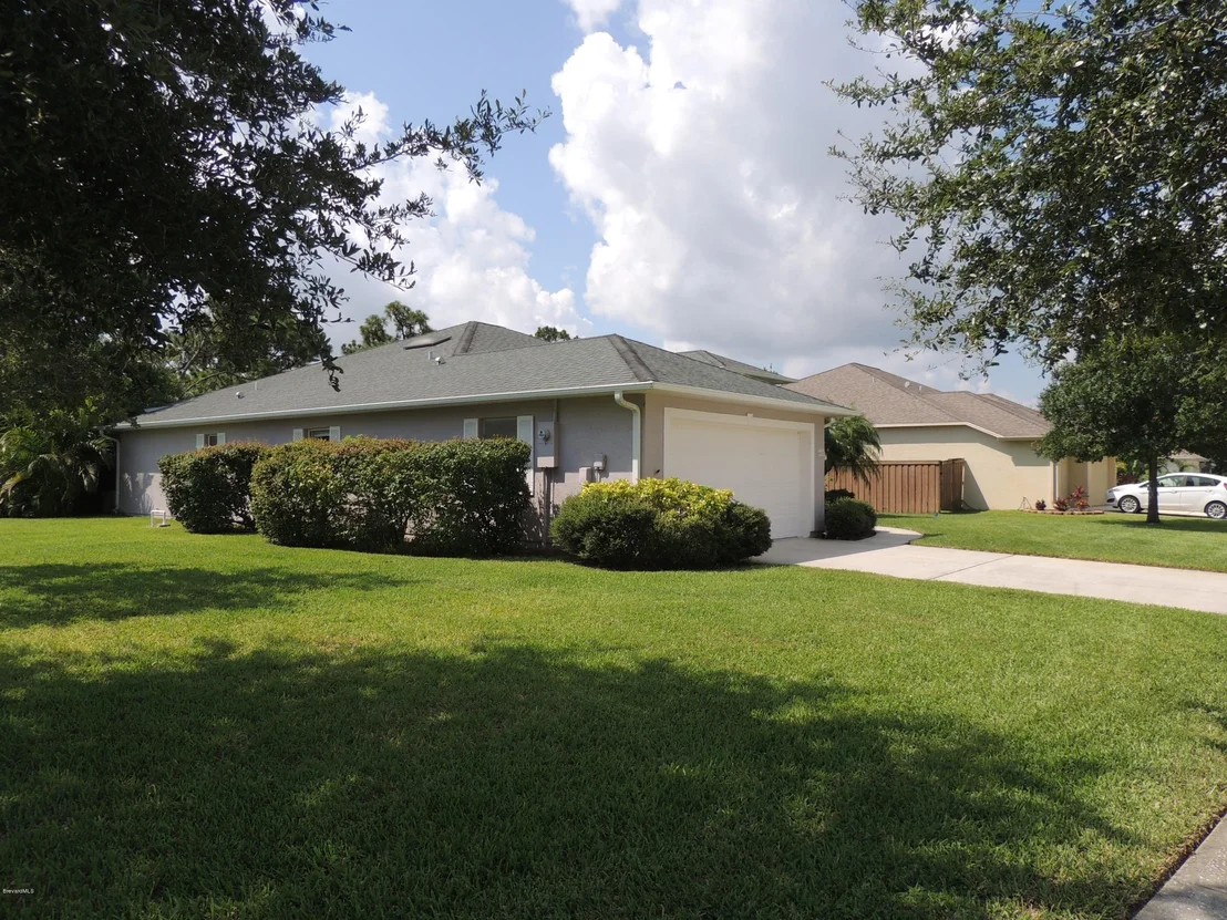 Photo of 4688 Alamanda Drive