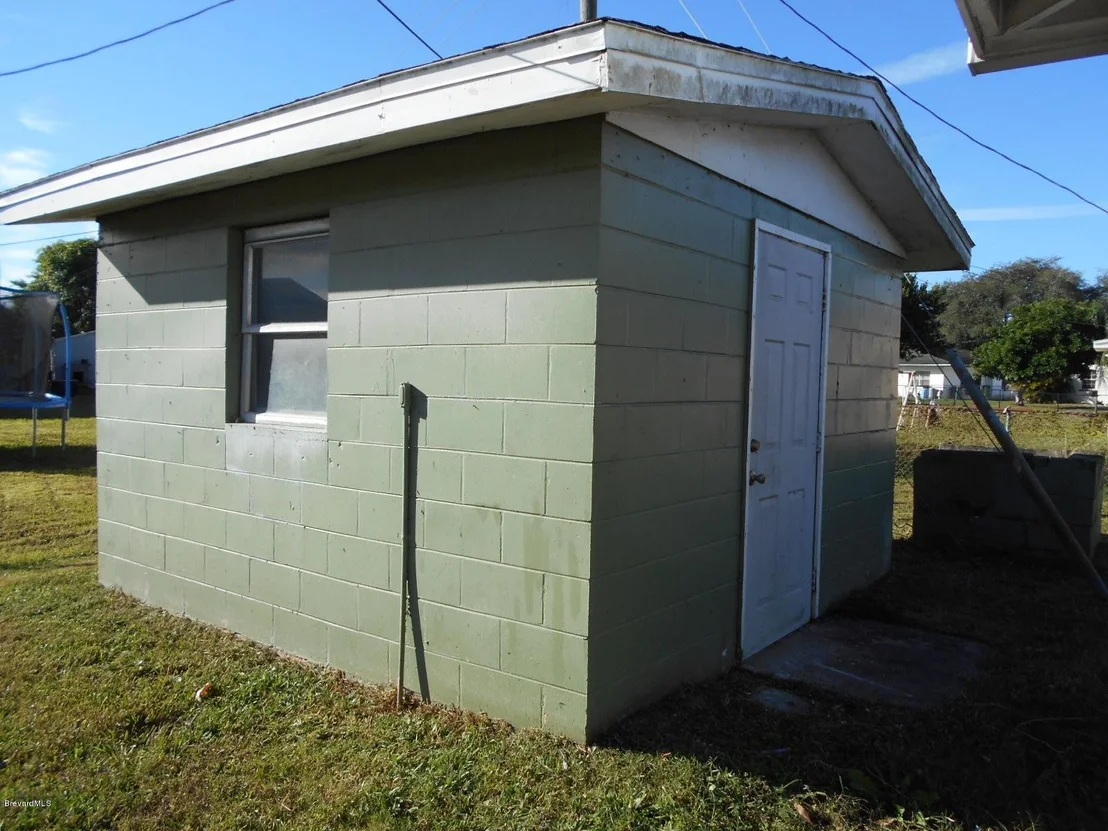 Photo of 2921 Lawrence Drive