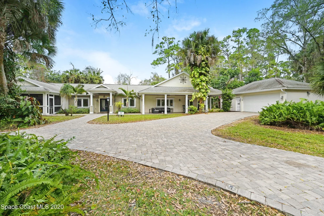 Photo of 6420 South Drive