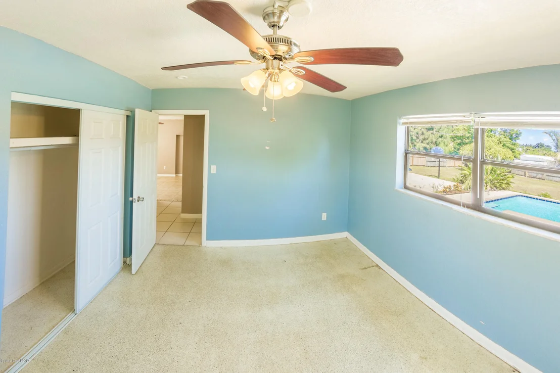 Photo of 1073 Cabot Drive NE