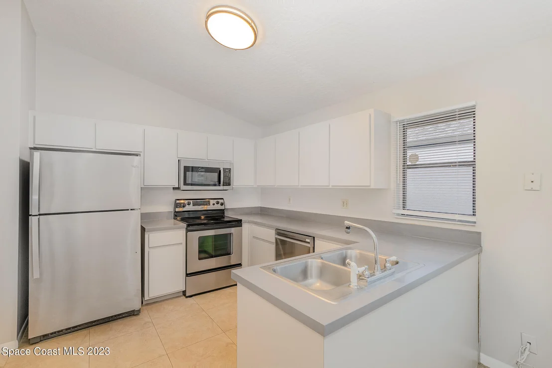 Photo of 504 Oak Mont Place
