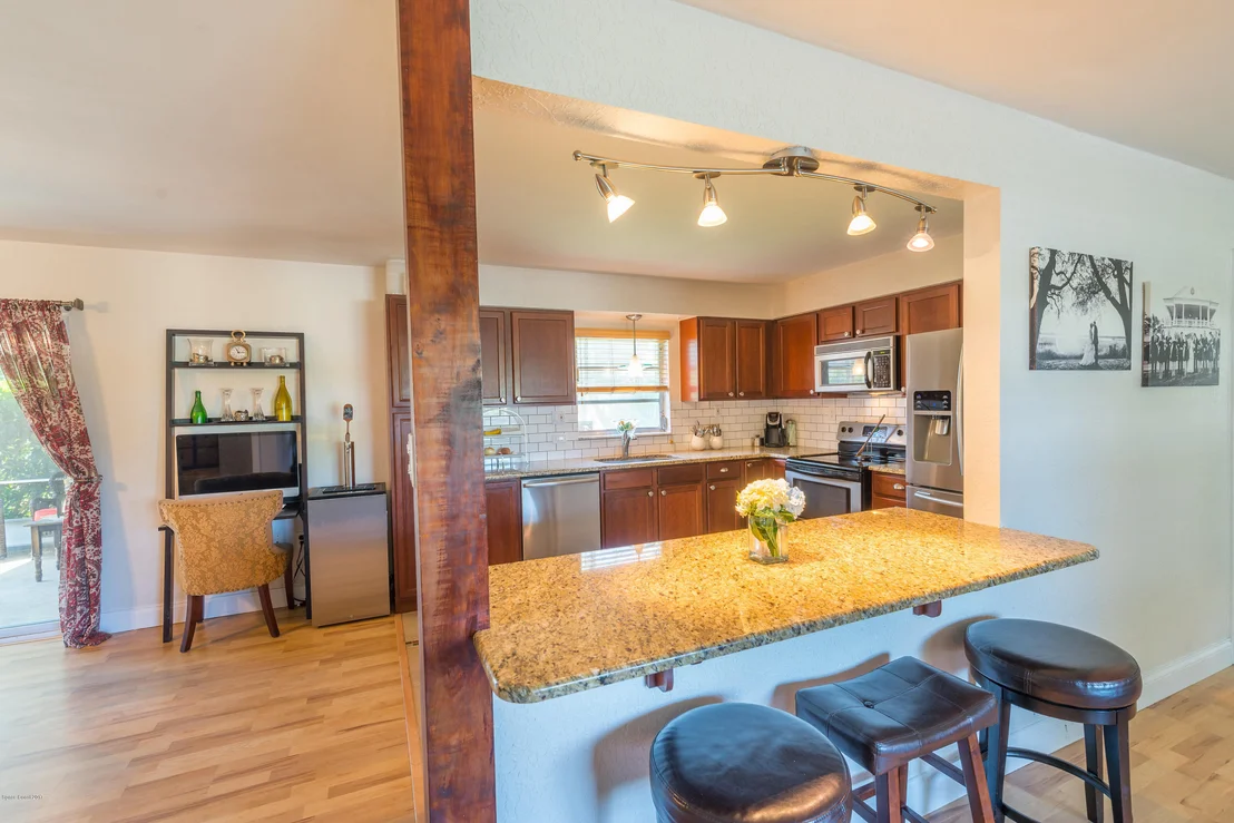 Photo of 385 Pine Boulevard