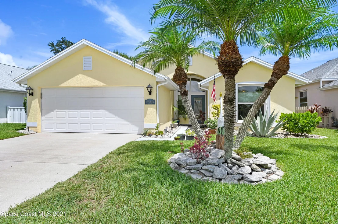 Photo of 2589 Addington Circle