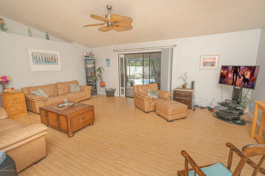 Photo of 843 Landsdowne Drive