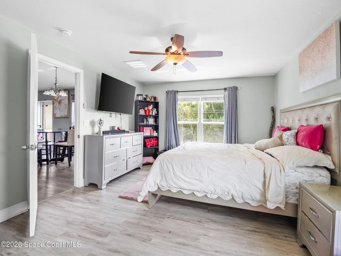 Photo of 256 Eckert Street SE