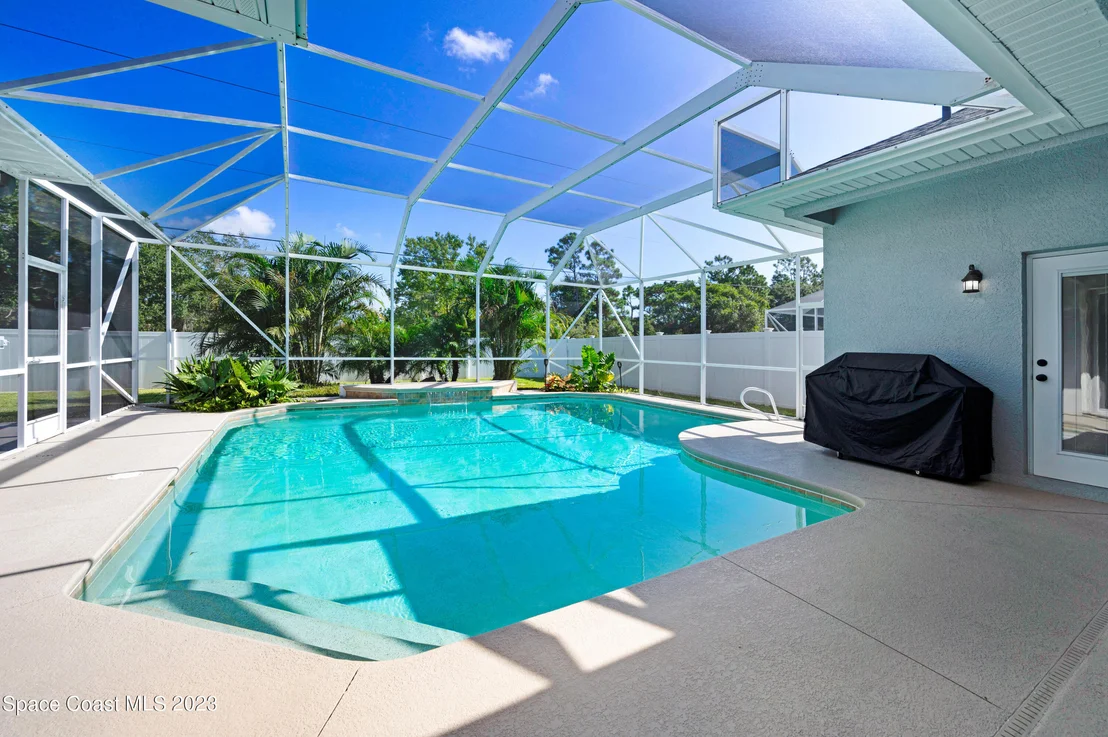 Photo of 1421 Whitman Drive