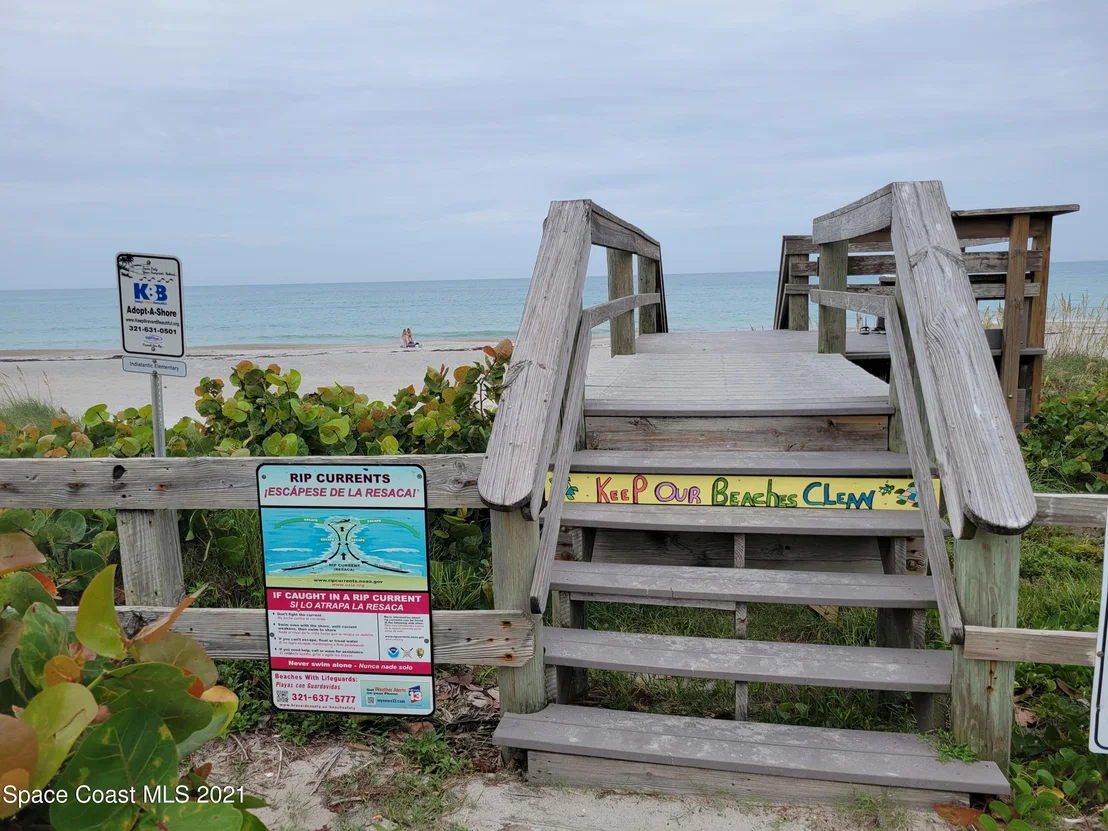 Photo of 320 Bahama Drive