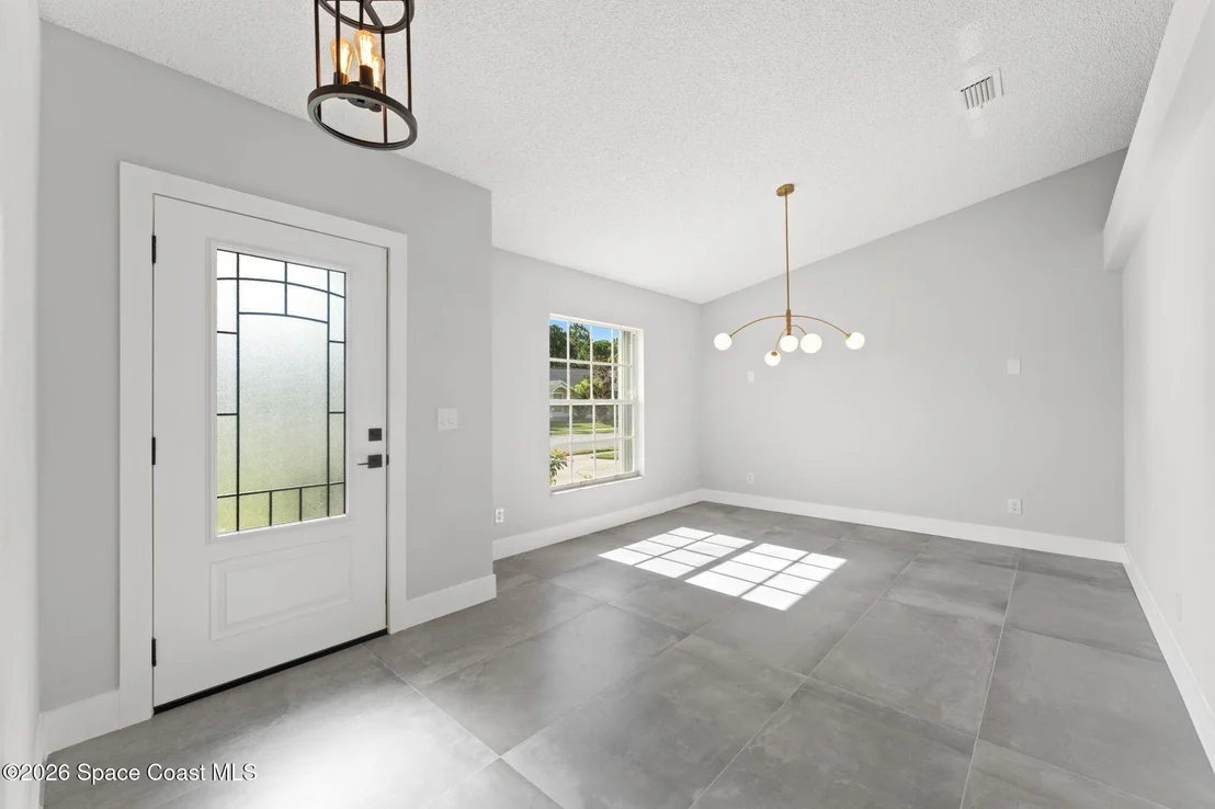 Photo of 1384 Hill Avenue