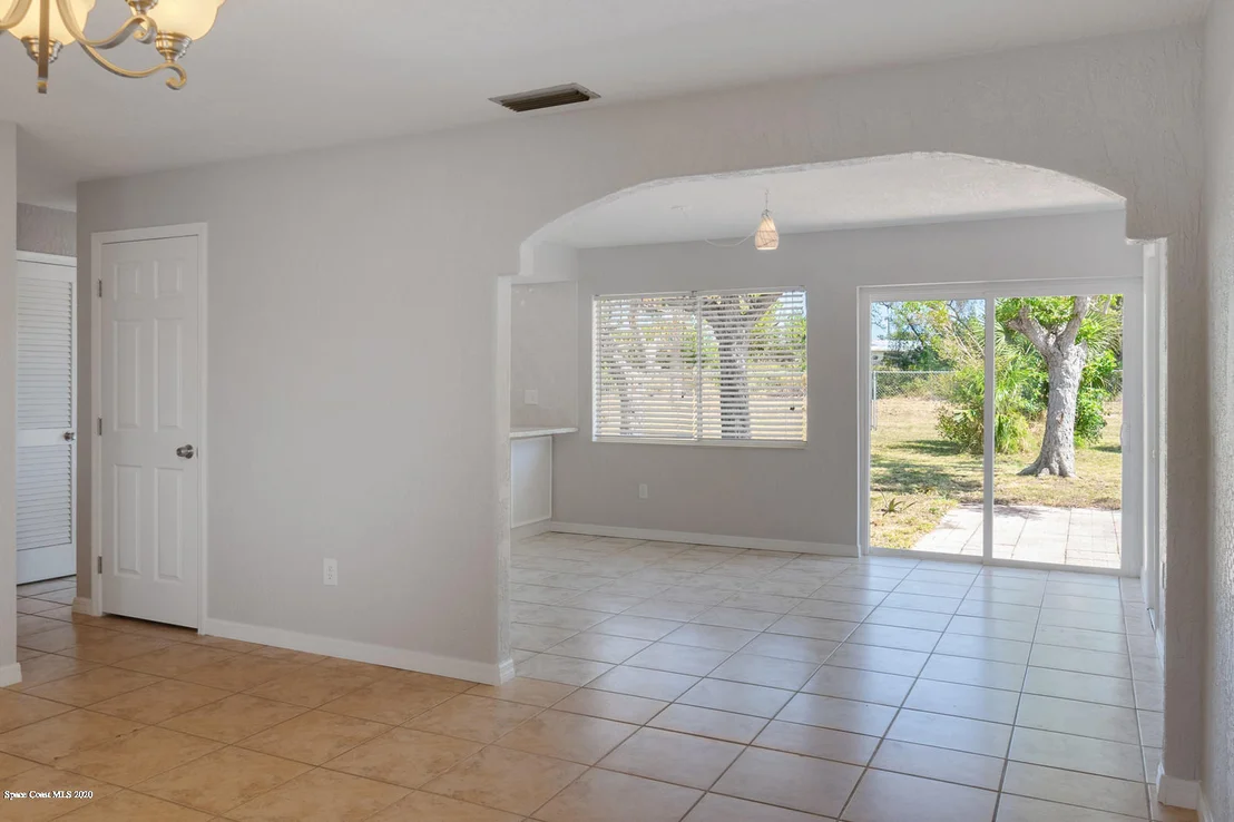 Photo of 921 Burn Drive NE