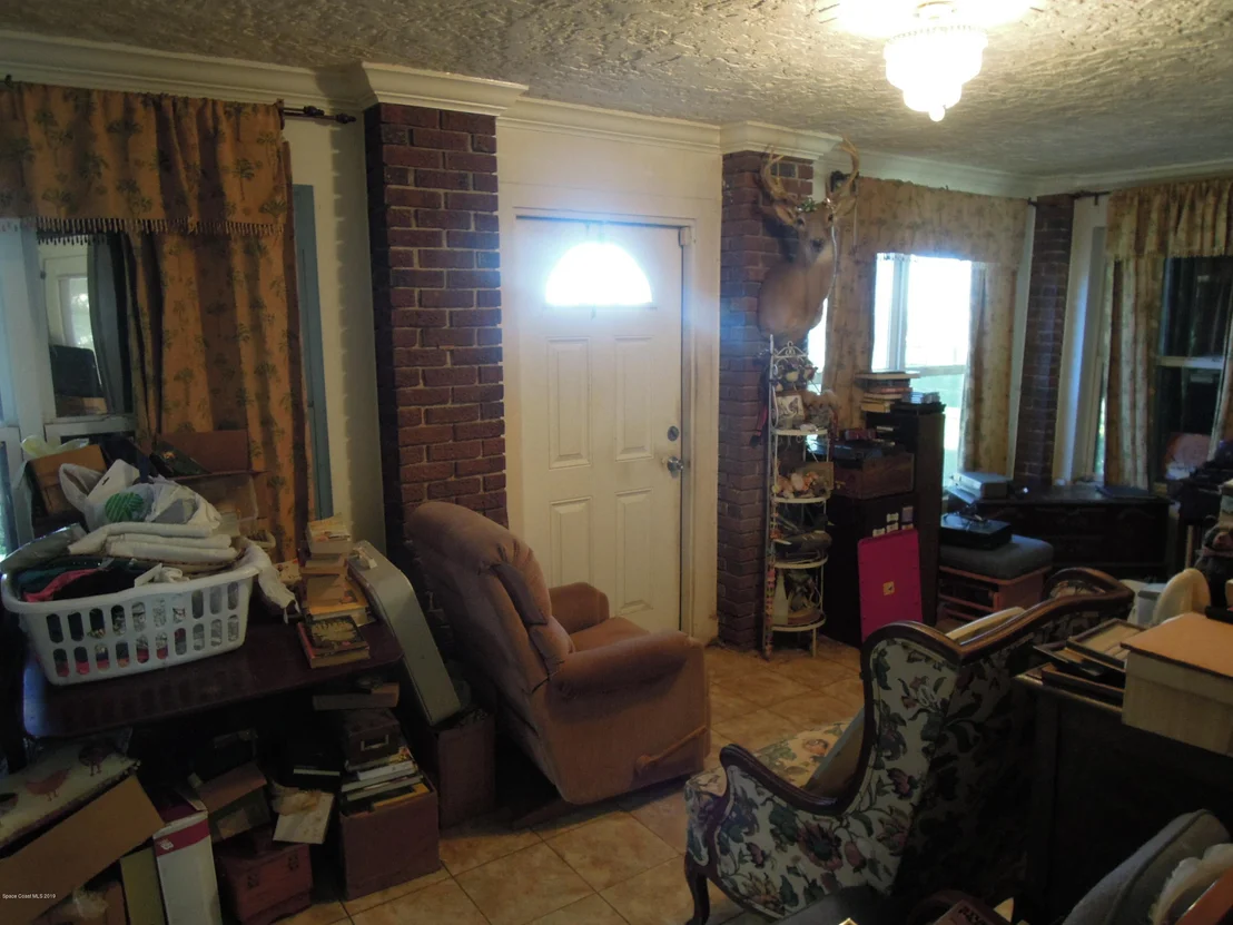 Photo of 1411 Pineapple Avenue