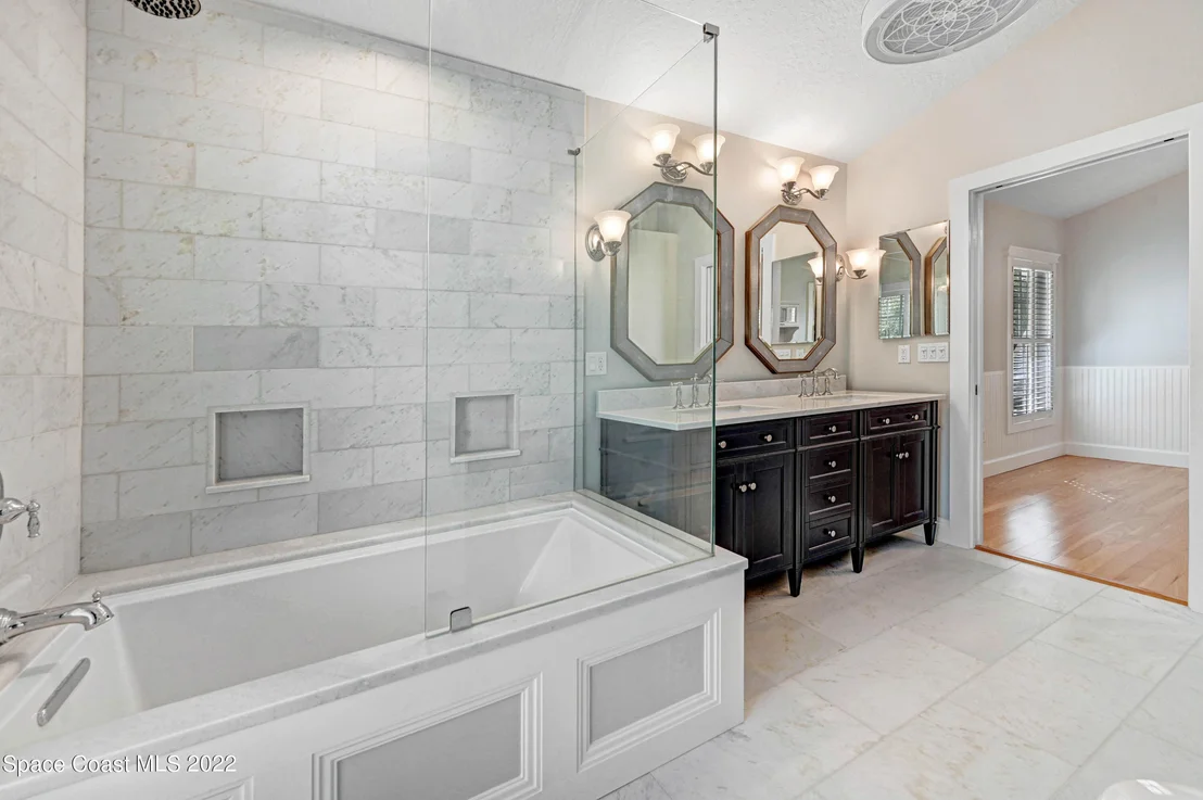 Photo of 155 Bayshore Drive