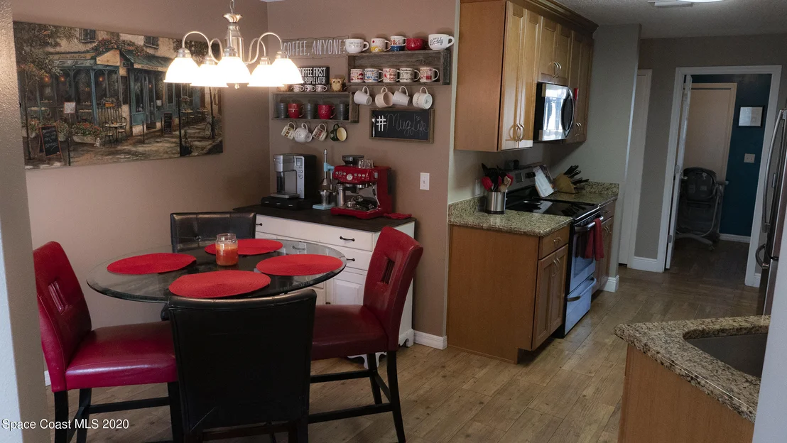 Photo of 1181 Mandarin Drive NE