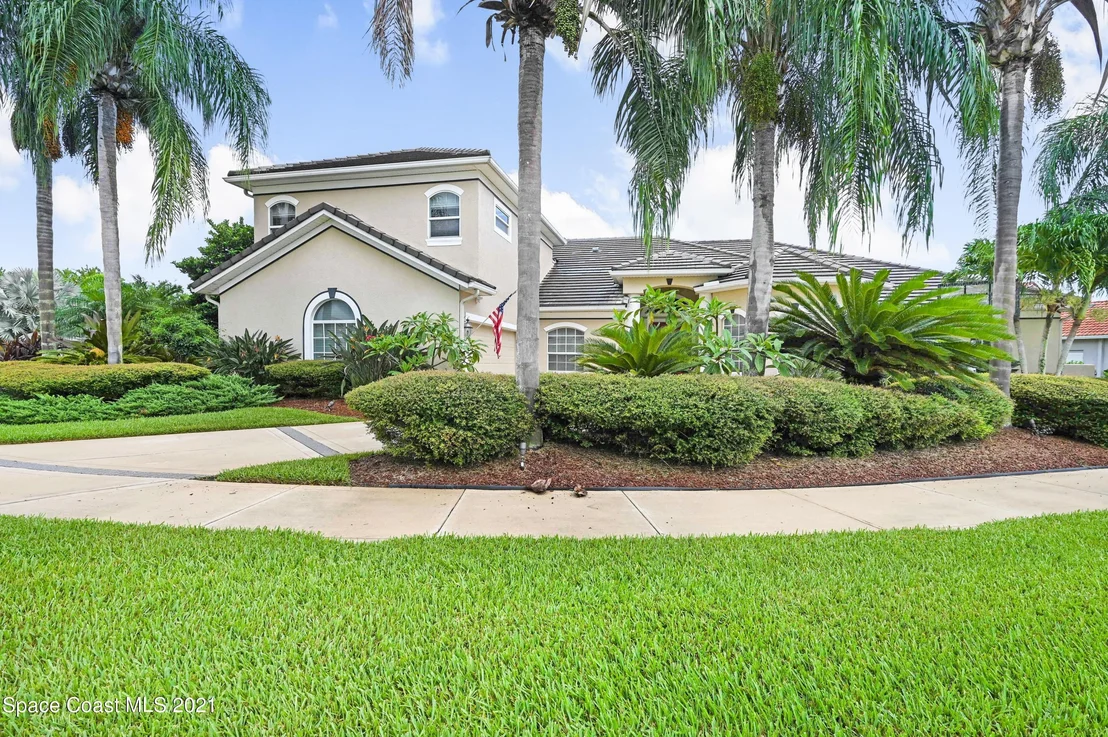 Photo of 687 Nicklaus Drive