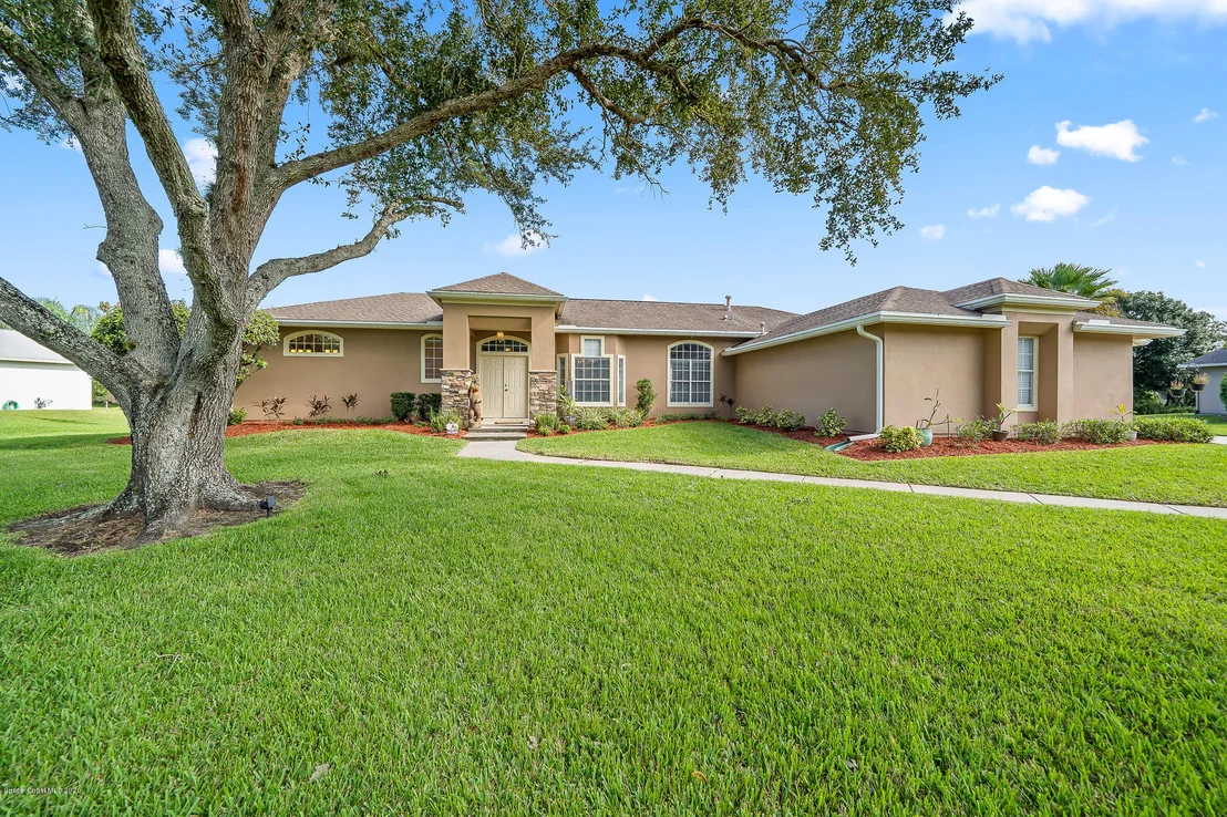 Photo of 4355 Canard Road