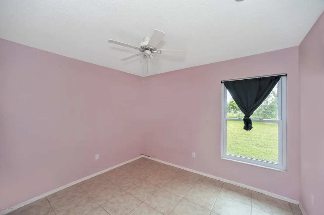 Photo of 797 James Circle NE