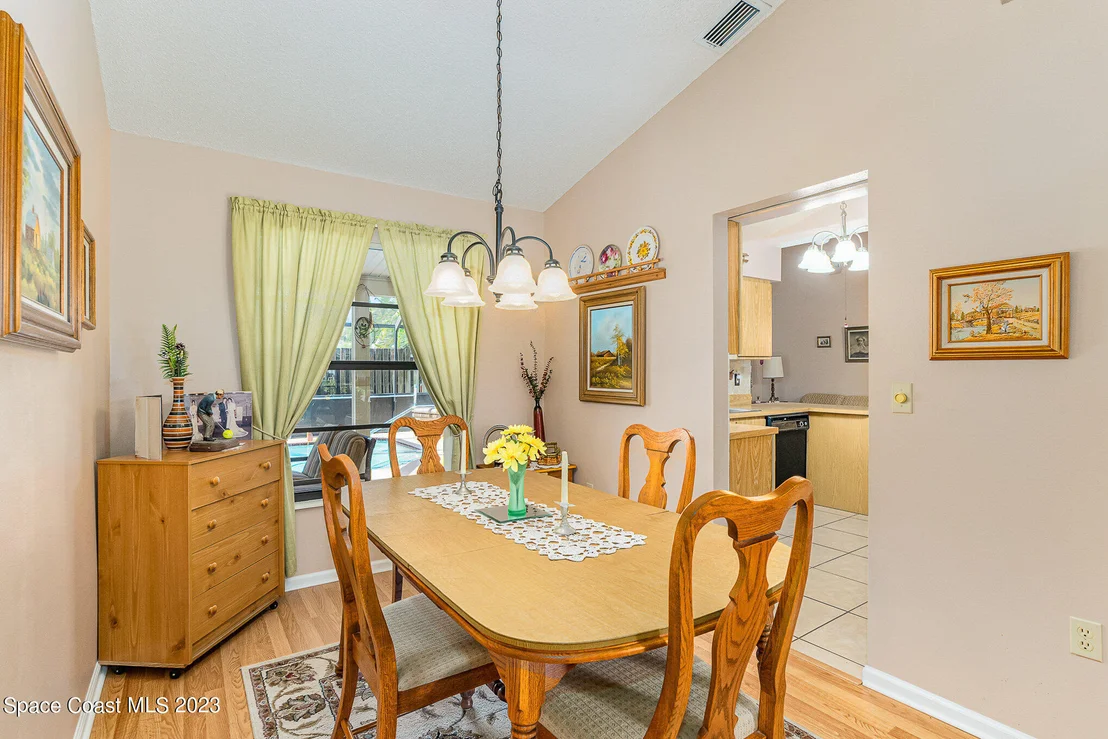 Photo of 1241 Lakeview Drive