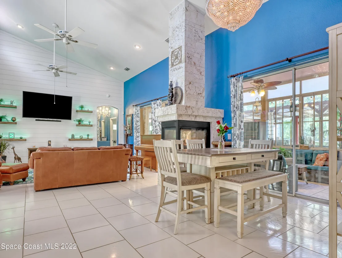 Photo of 4304 Long Lake Road