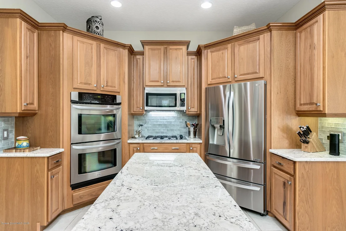 Photo of 824 Chatsworth Drive