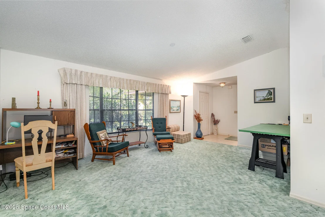 Photo of 1812 Live Oak Drive N