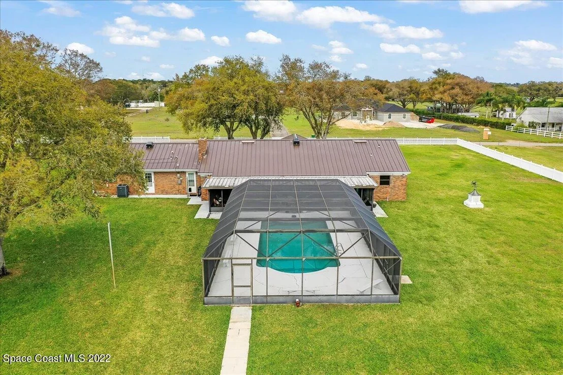 Photo of 3685 Burkholm Road