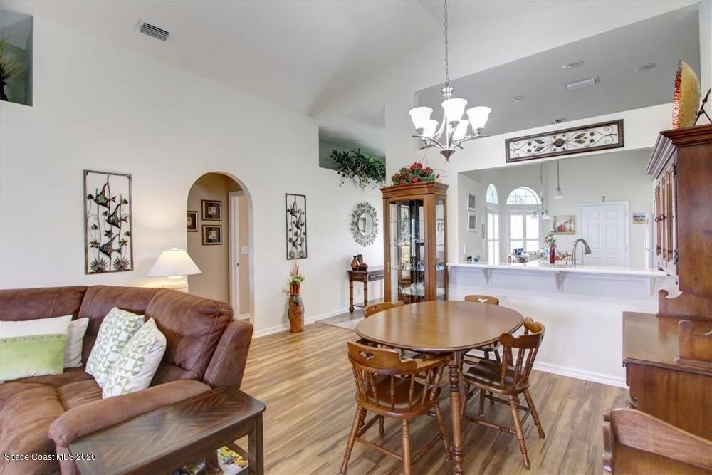 Photo of 1037 Pine Creek Circle NE