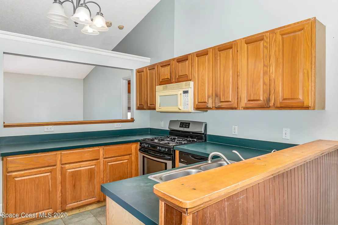 Photo of 216 Oak Lake Road