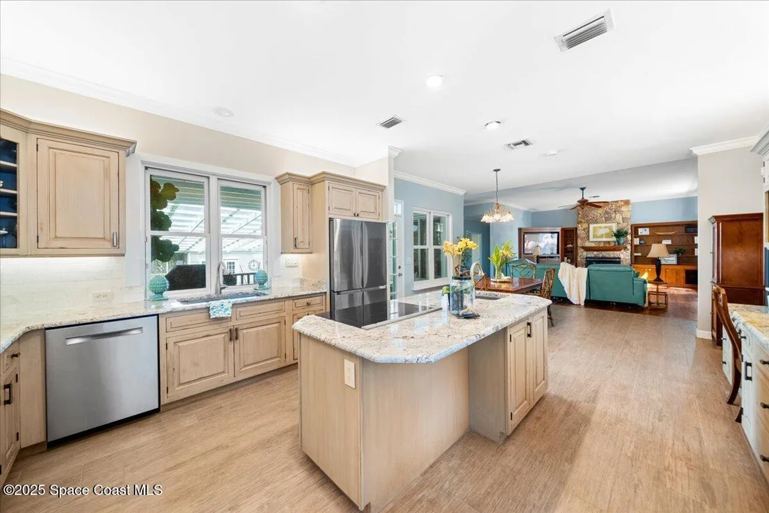 Photo of 607 Rockledge Drive